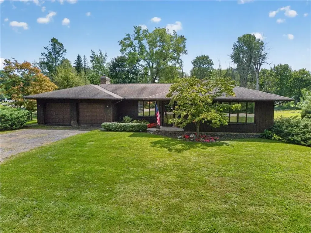 421 Furman Road, Perinton