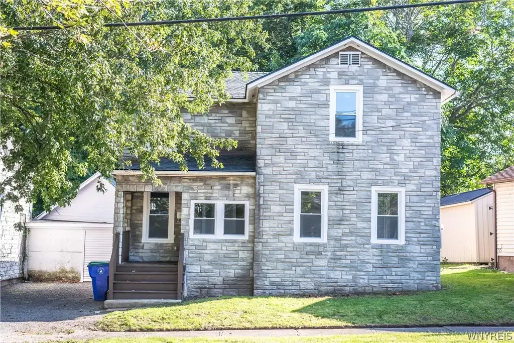 104 E Oak Orchard Street, Shelby