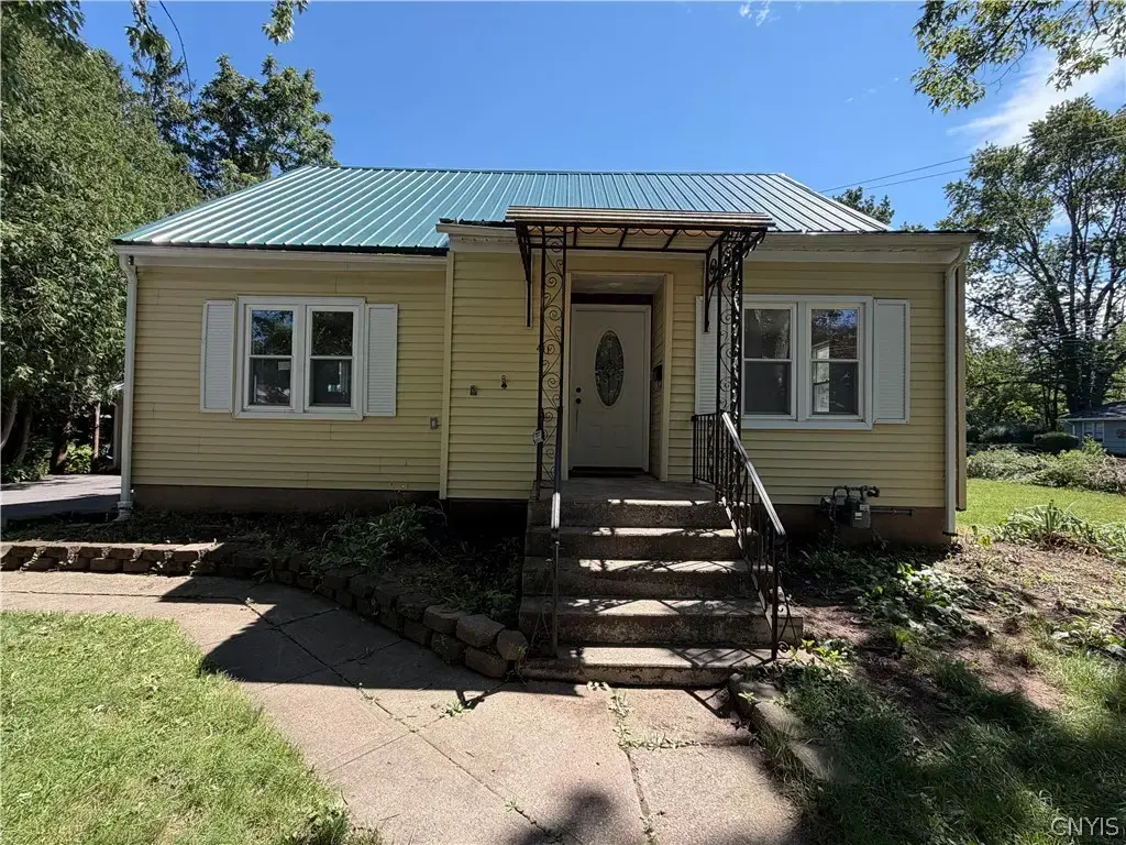 411 S Willow St, Oneida
