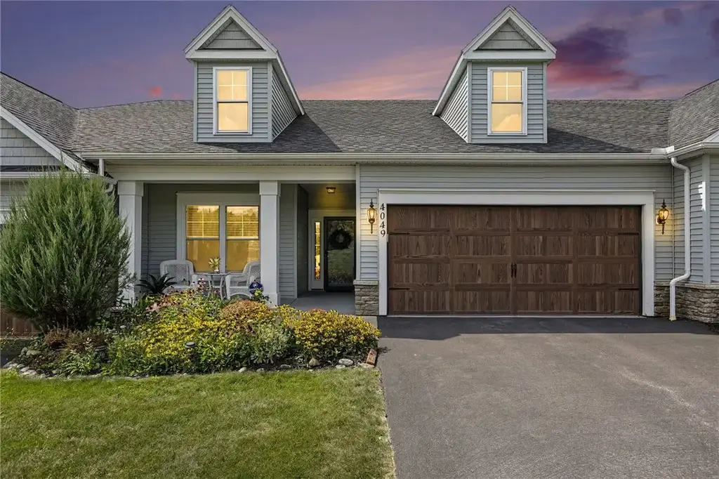 4049 St James Parkway, Canandaigua Town