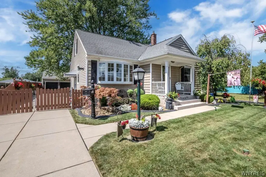 102 Glenhurst Road, Tonawanda