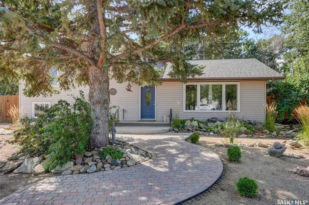 520 3rd Avenue E, Assiniboia