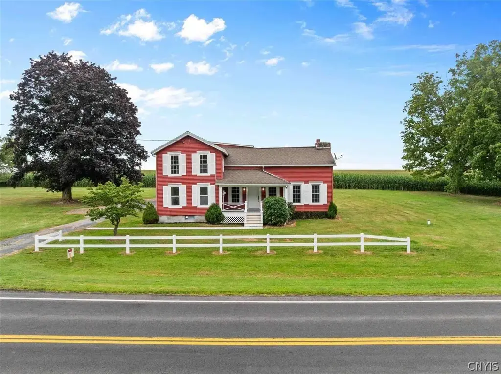 915 Spring Lake Road, Conquest