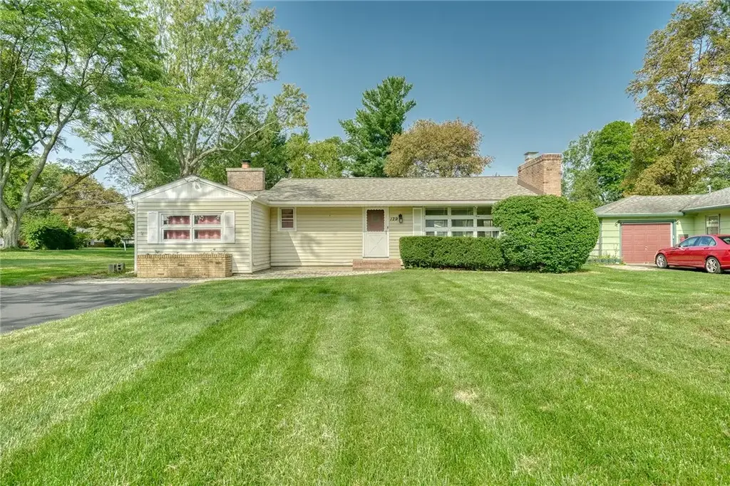 129 Brookview Drive, Irondequoit