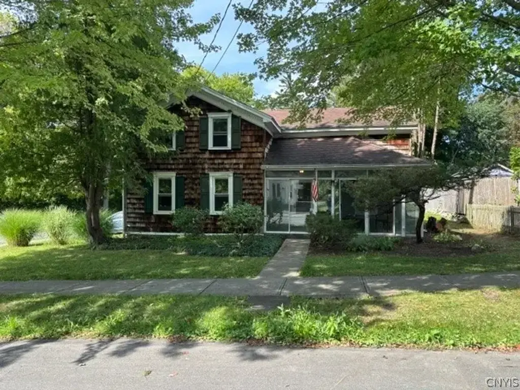 201 Clinton Street, Manlius