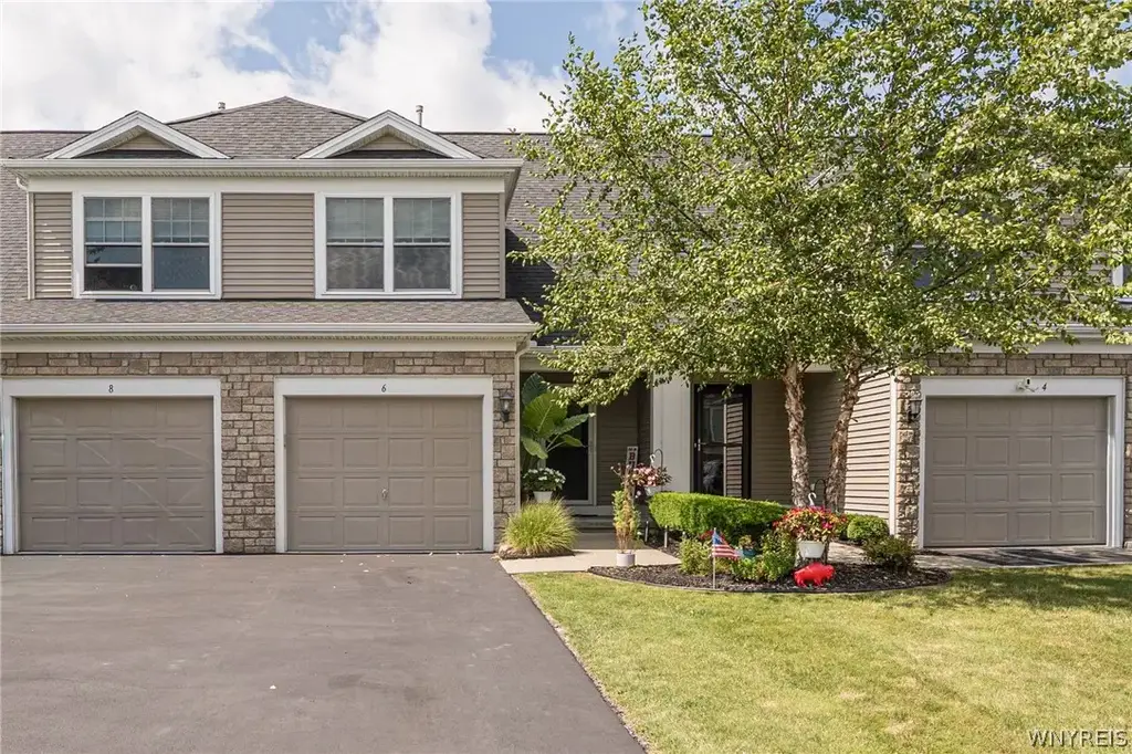 6 Denton Drive, Lancaster