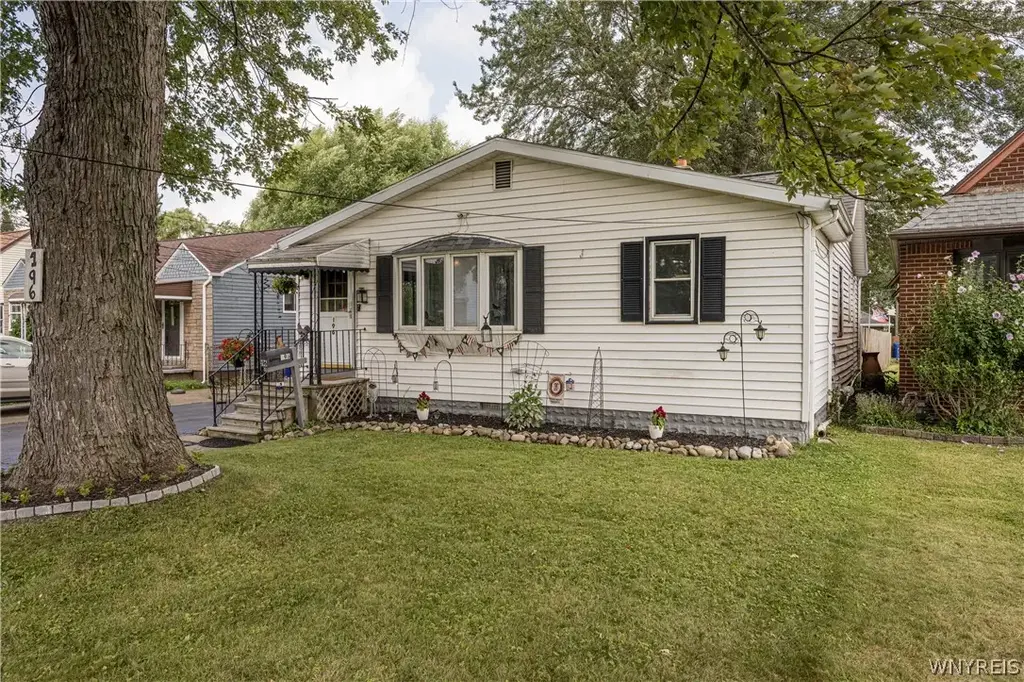 196 Indian Church Road, West Seneca