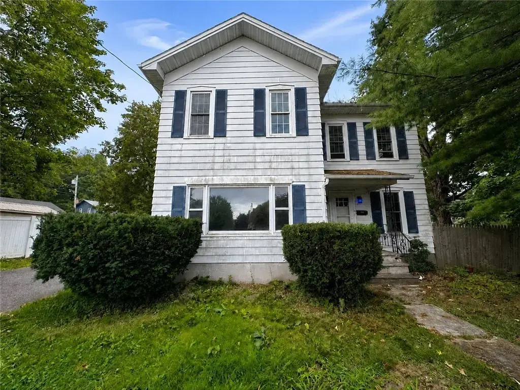 12116 Oswego Street, Wolcott