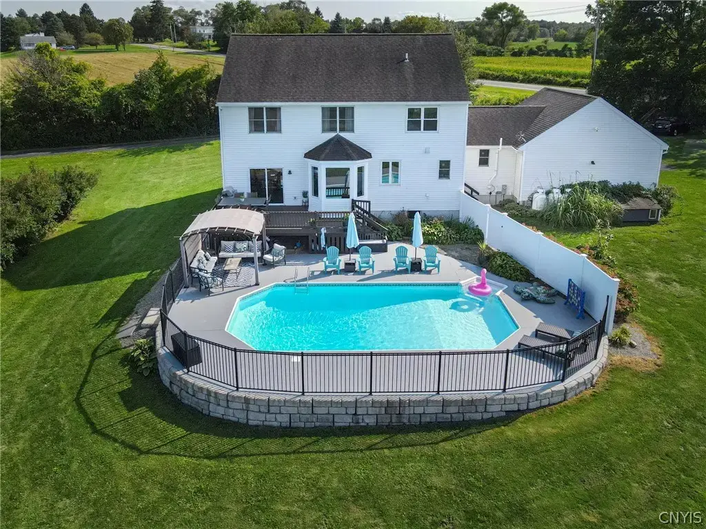 5 Lake Vista Drive, Niles