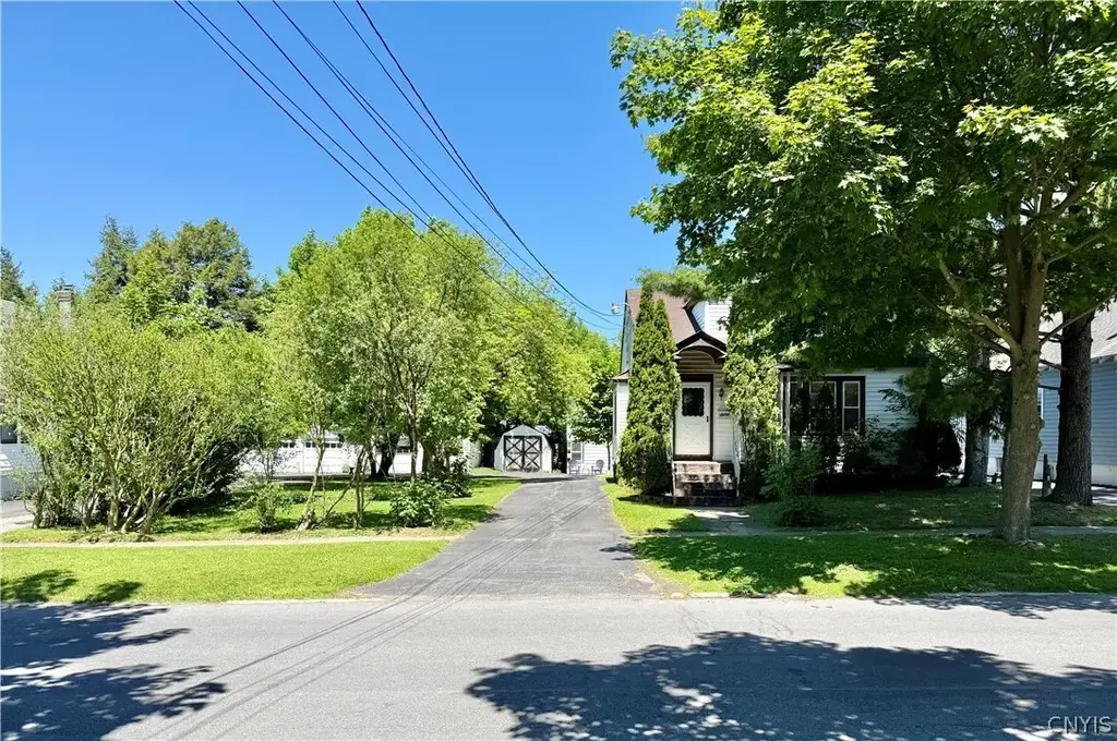 2208 Caroline Street, Whitestown