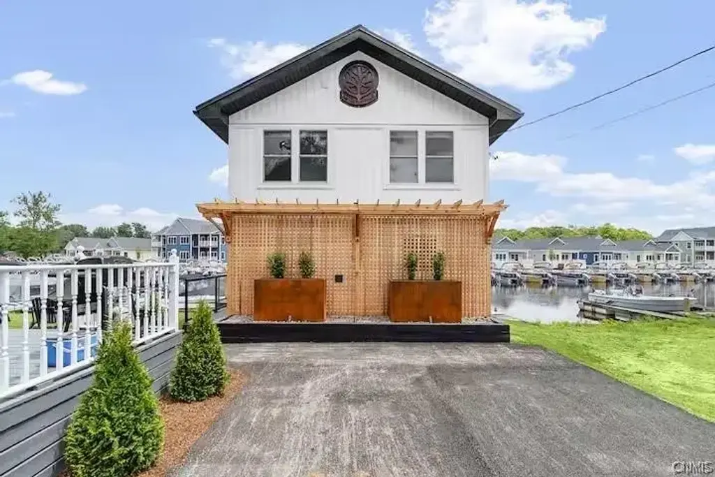 1004 Clifford Avenue, Vienna