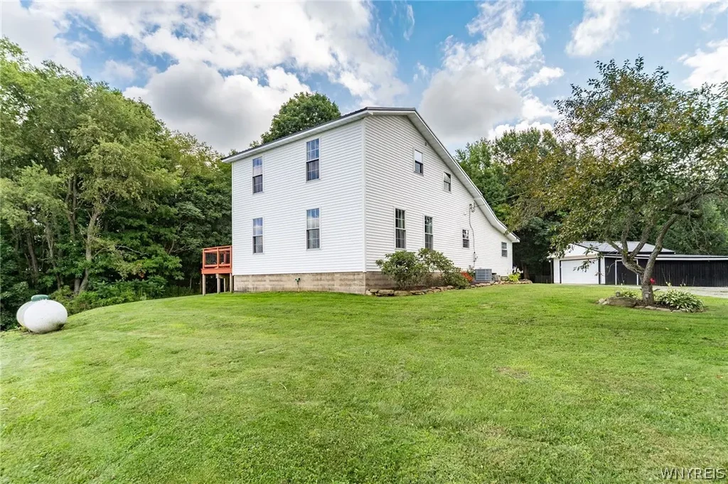 2672 Sodom Road, Wethersfield