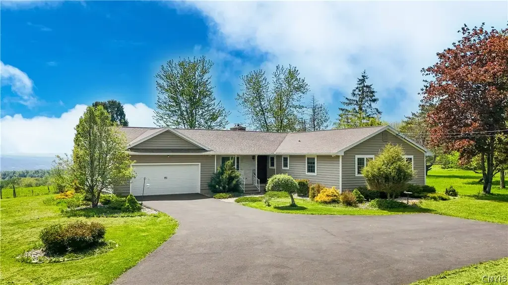 5643 Graham Road, Schuyler