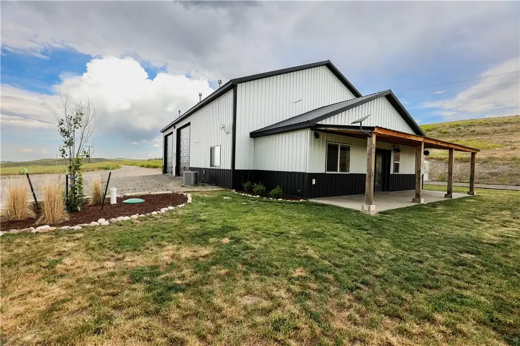 1720 Davis Creek Road, Laurel