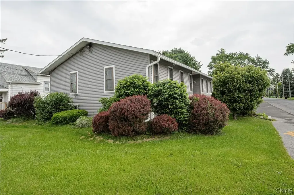 2500 Brewerton Rd Road, Salina