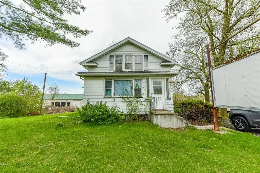 5058 W Ridge Road, Parma
