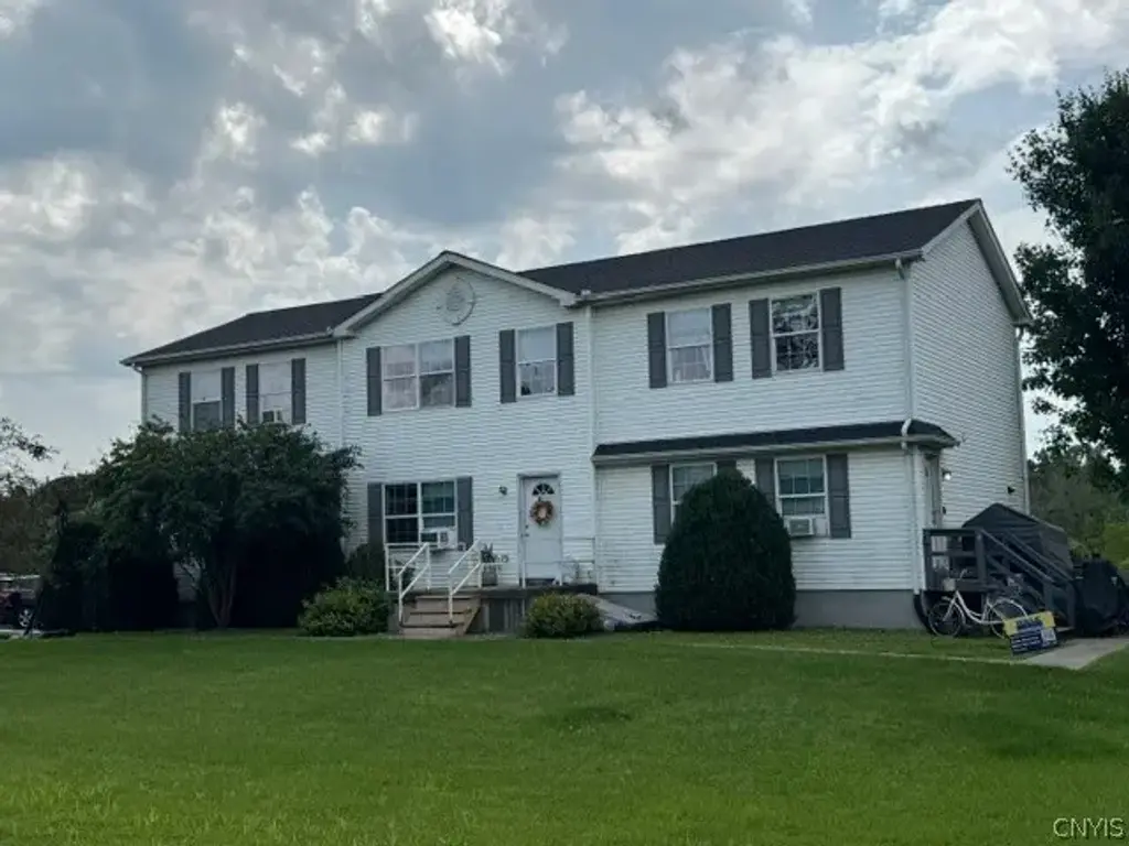 707 Ridge Road, Lansing
