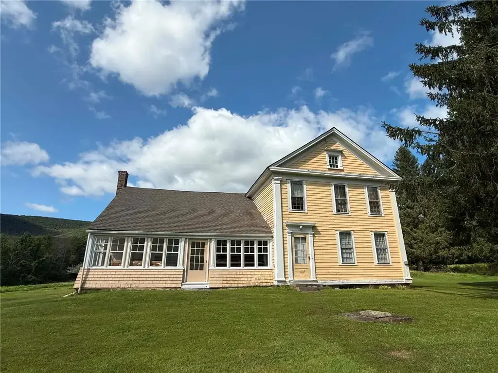 605 Ferris Hill Road, Roxbury