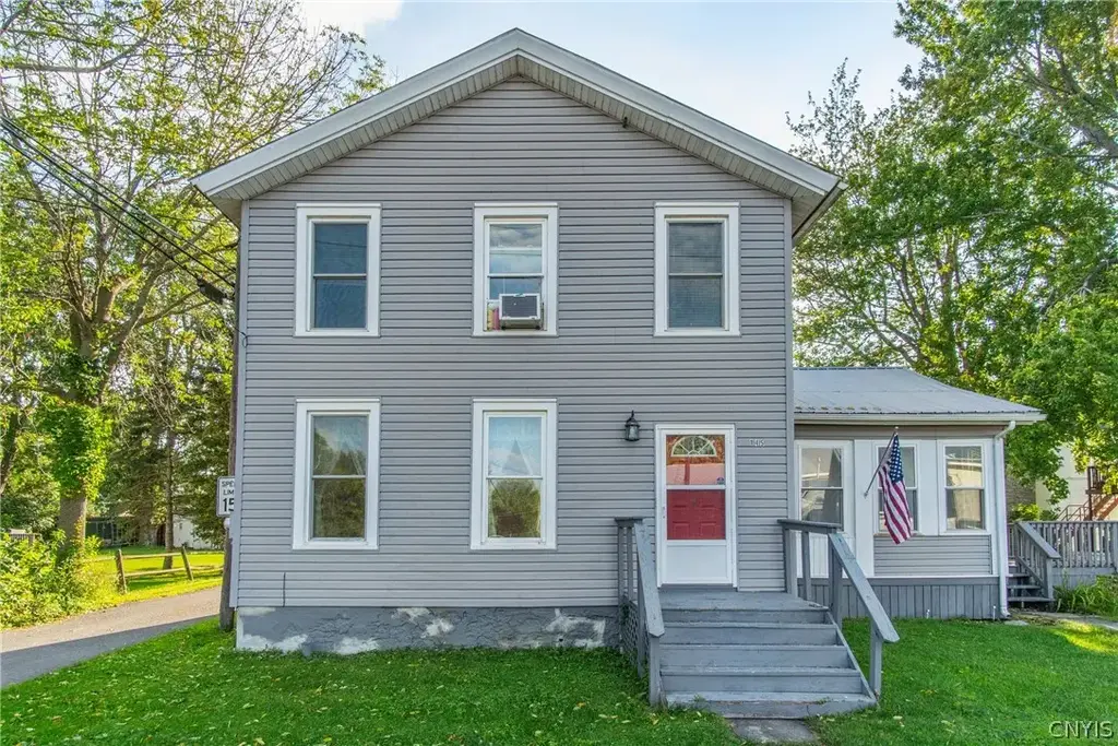145 S James Street, Cape Vincent