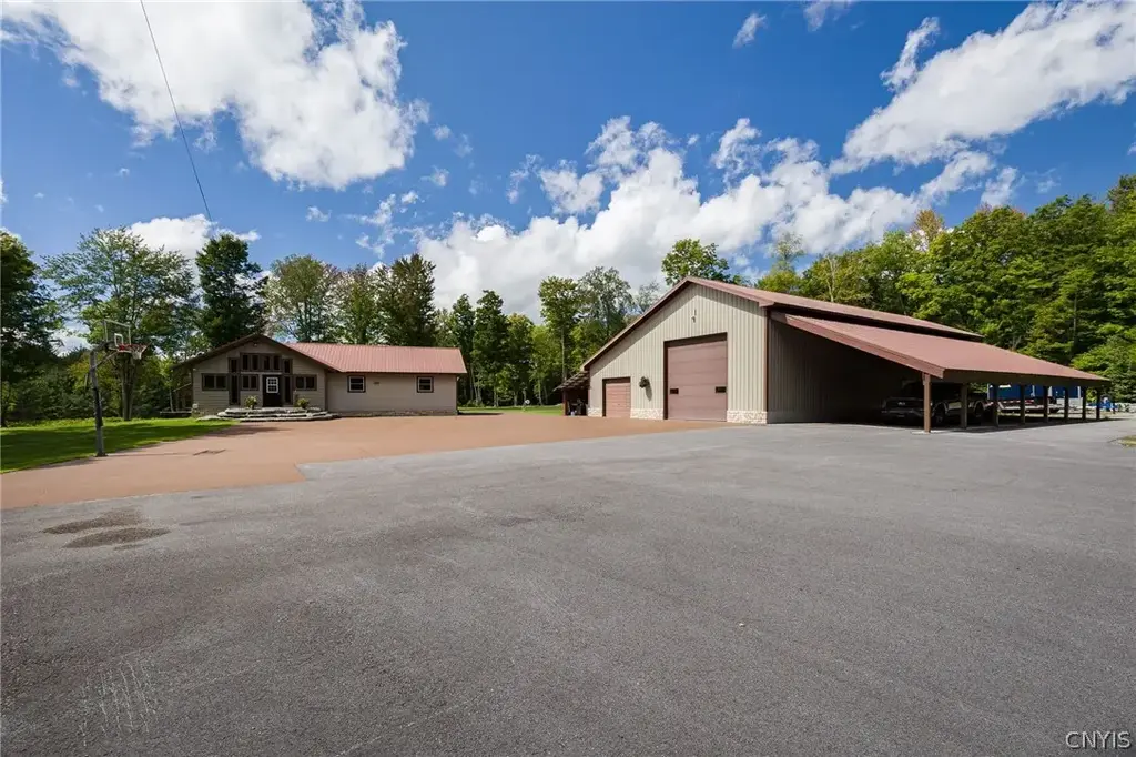 5117 Pleasant Valley Road N, Greig