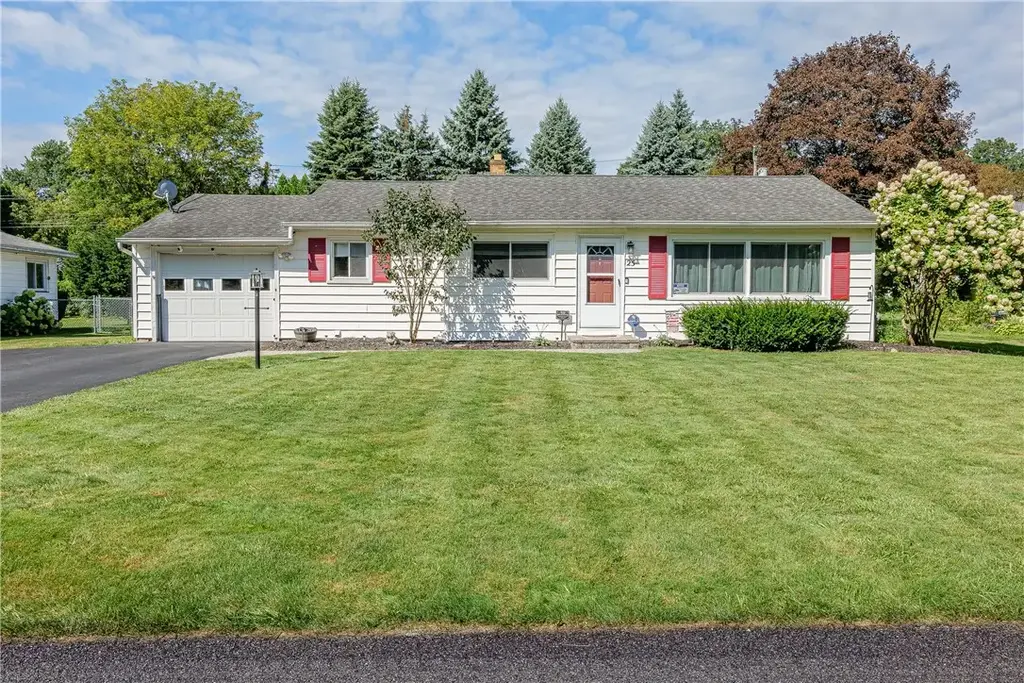 25 Dorington Road, Irondequoit