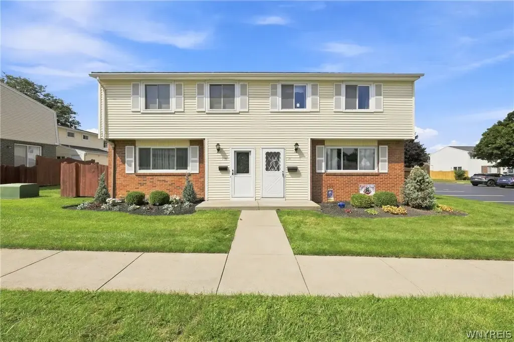 71 Parkview Court, Lancaster