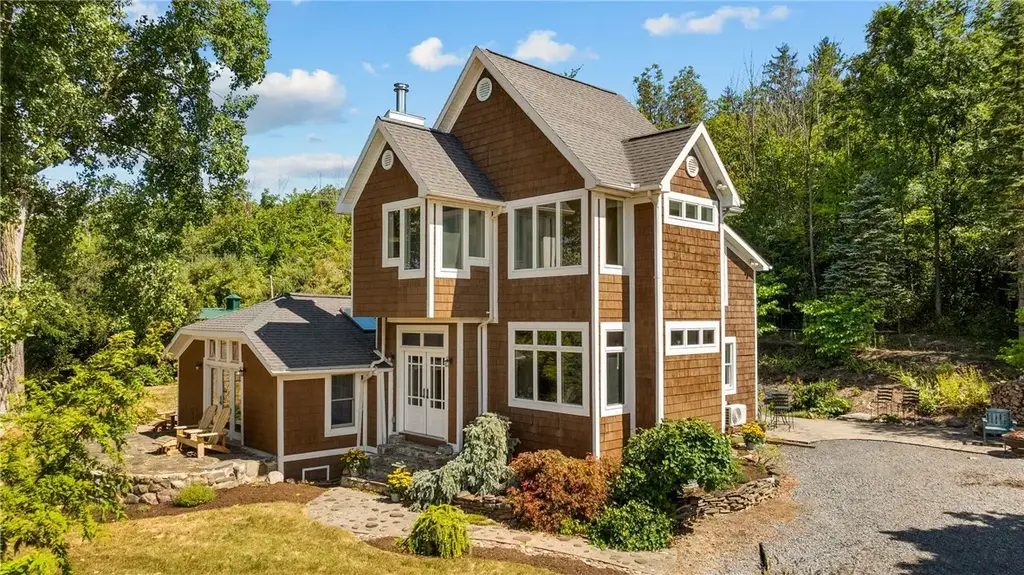 697 E. Lake Road, Middlesex