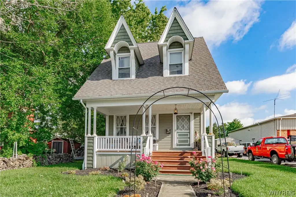 220 Elliot Street, Porter