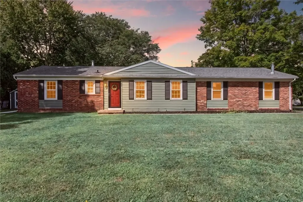 206 Huckleberry Road, Farmington