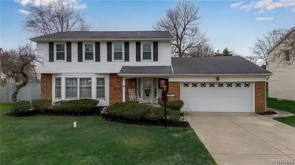 97 Tartan Lane, Amherst