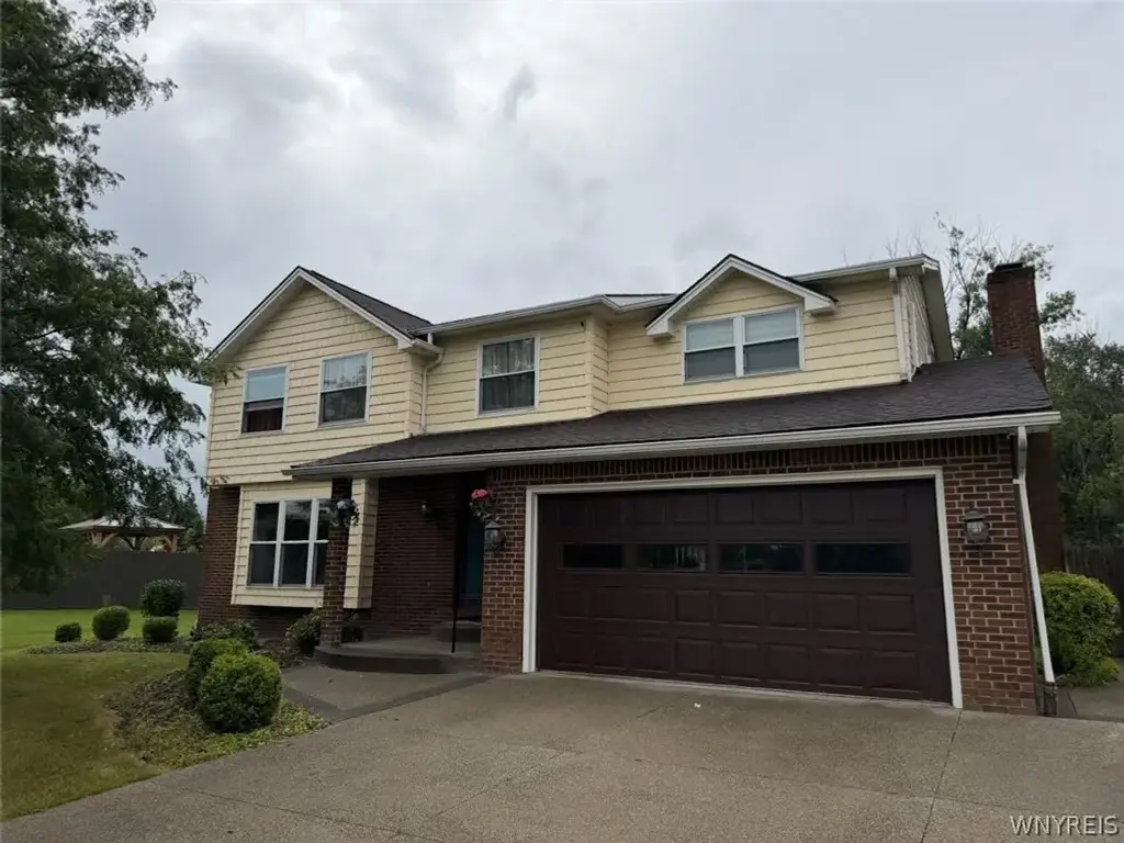 12 Brookedge Road, Cheektowaga