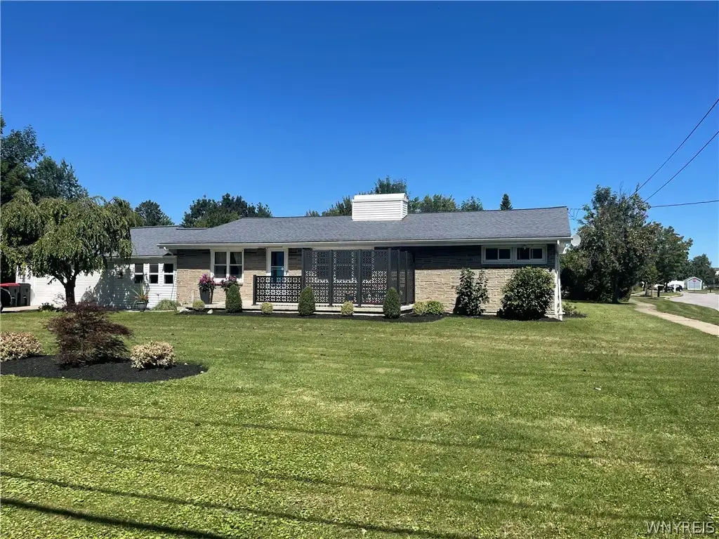 4786 William Street, Lancaster