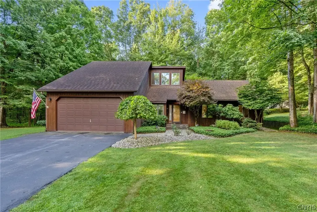 19 River Runne, Schroeppel