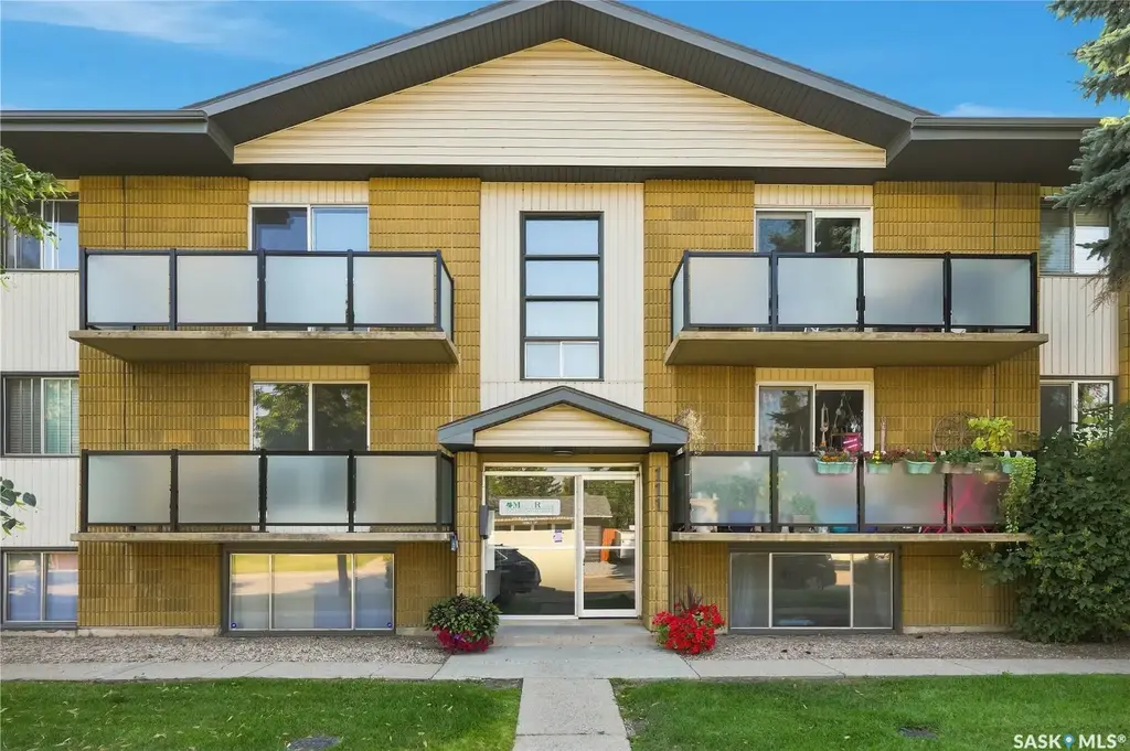 111 St Lawrence Crescent 2, Saskatoon