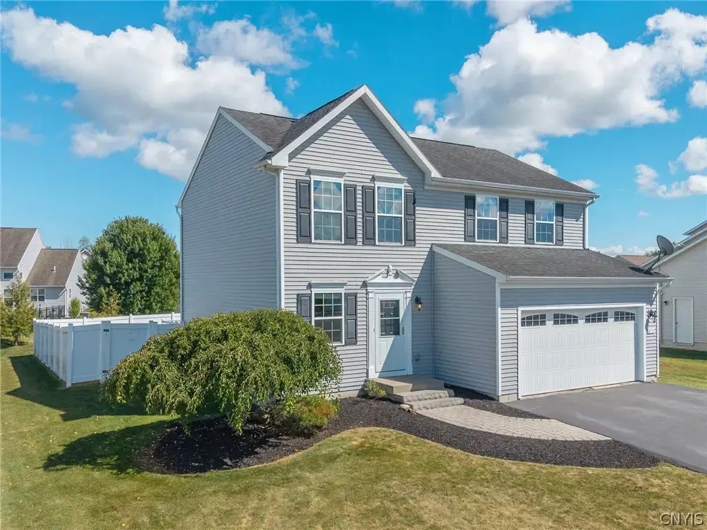 8710 Pizzuto Drive, Cicero