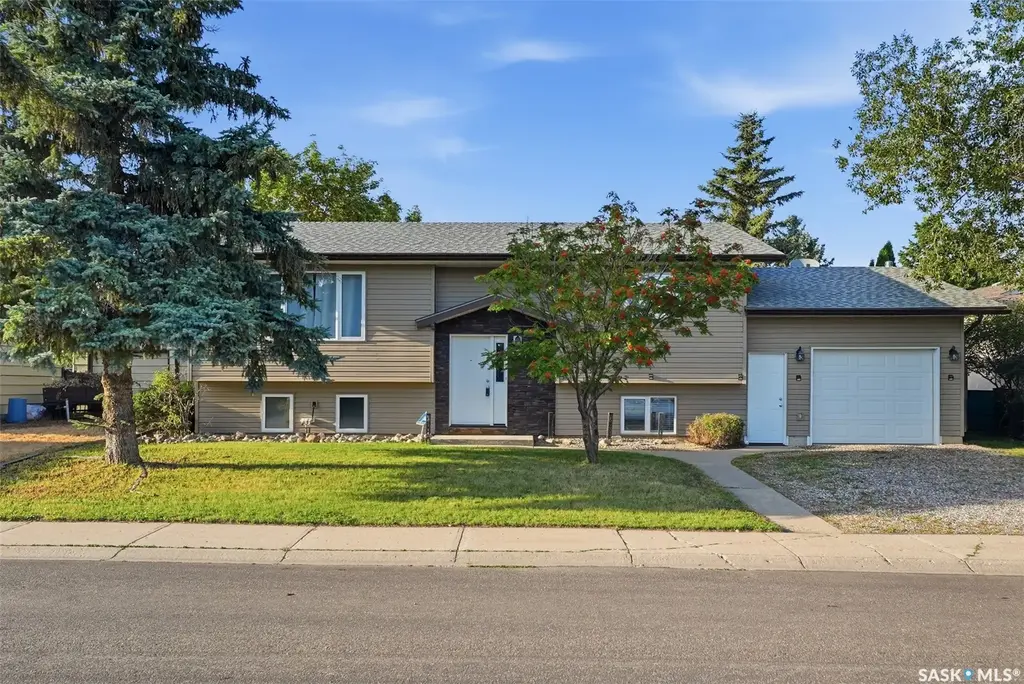 525 Wilken Crescent W, Warman