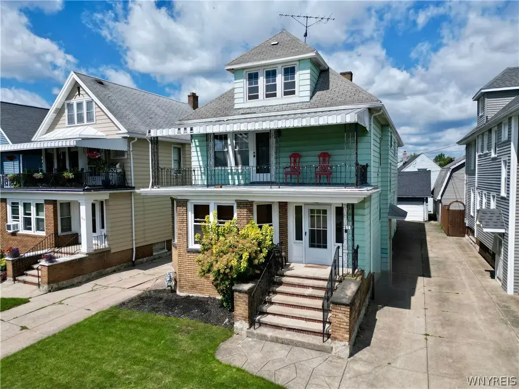 259 North Drive, Buffalo