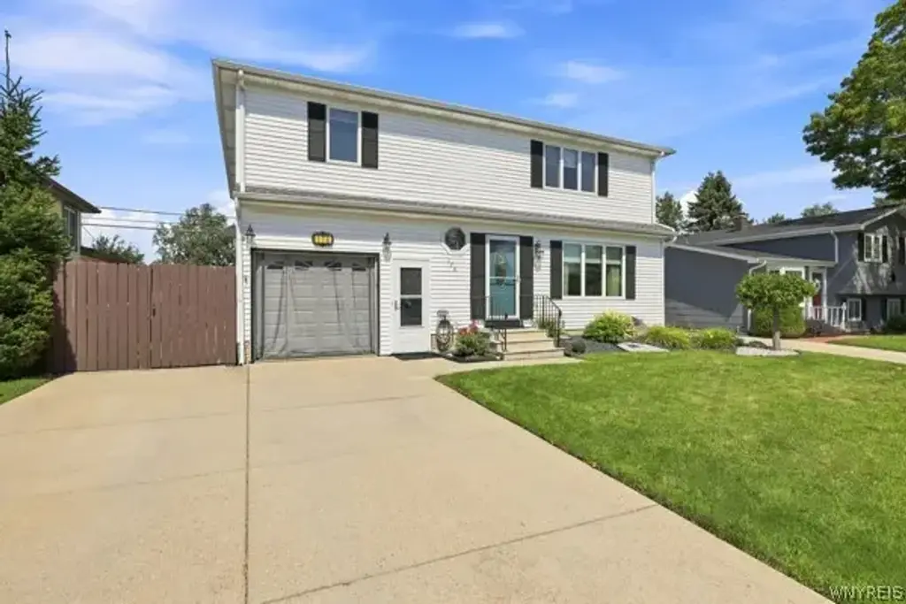 178 Autumnwood Drive, Cheektowaga