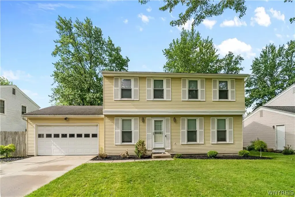 95 Klein Road, Amherst