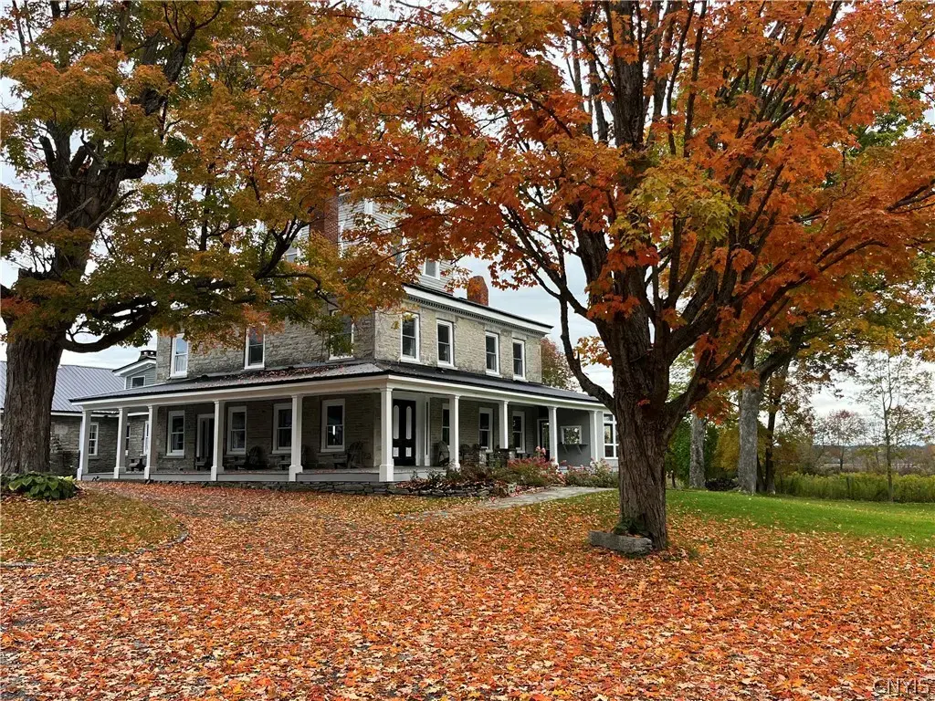 3939 State Highway 20, Warren