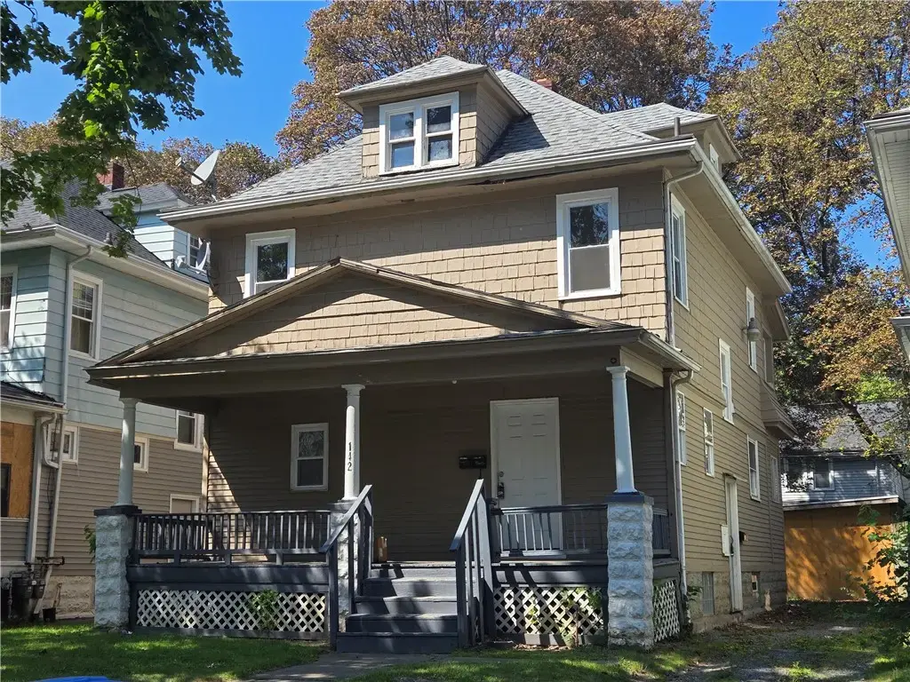 142 Delamaine Drive, Rochester