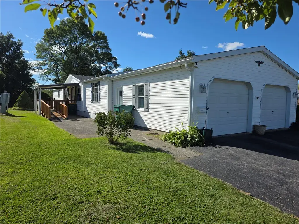 235 Crabapple Drive, Canandaigua Town