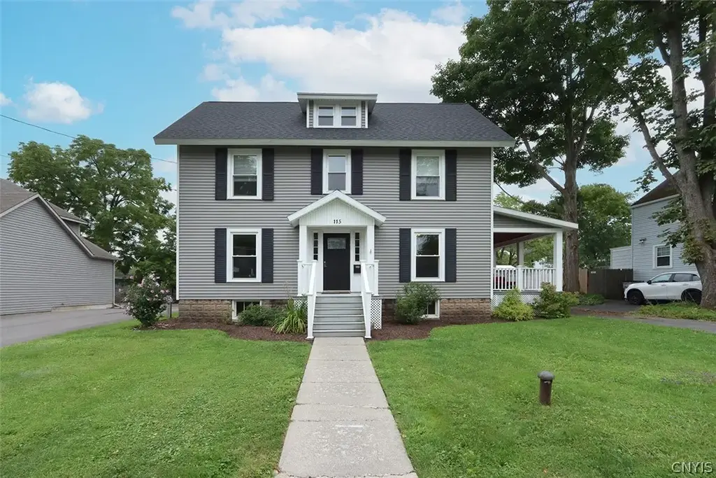 115 Chapel Street, Manlius
