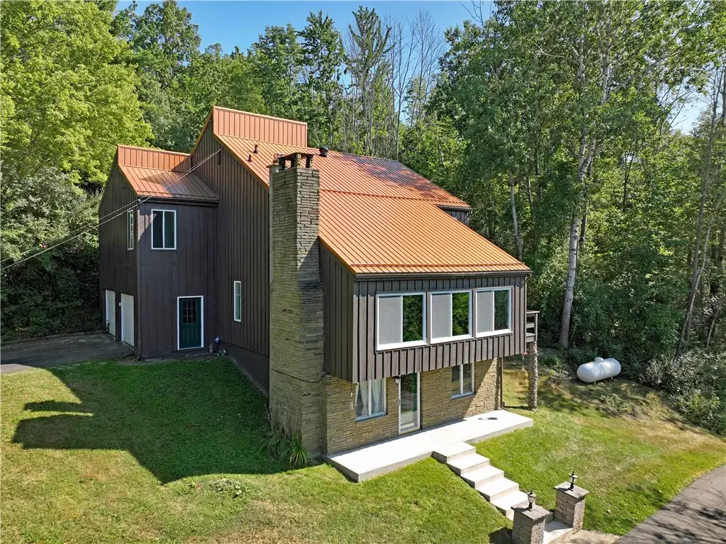 560 Steege Hill Road, Big Flats