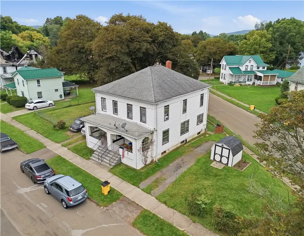 302 Broadway Street, Elmira City
