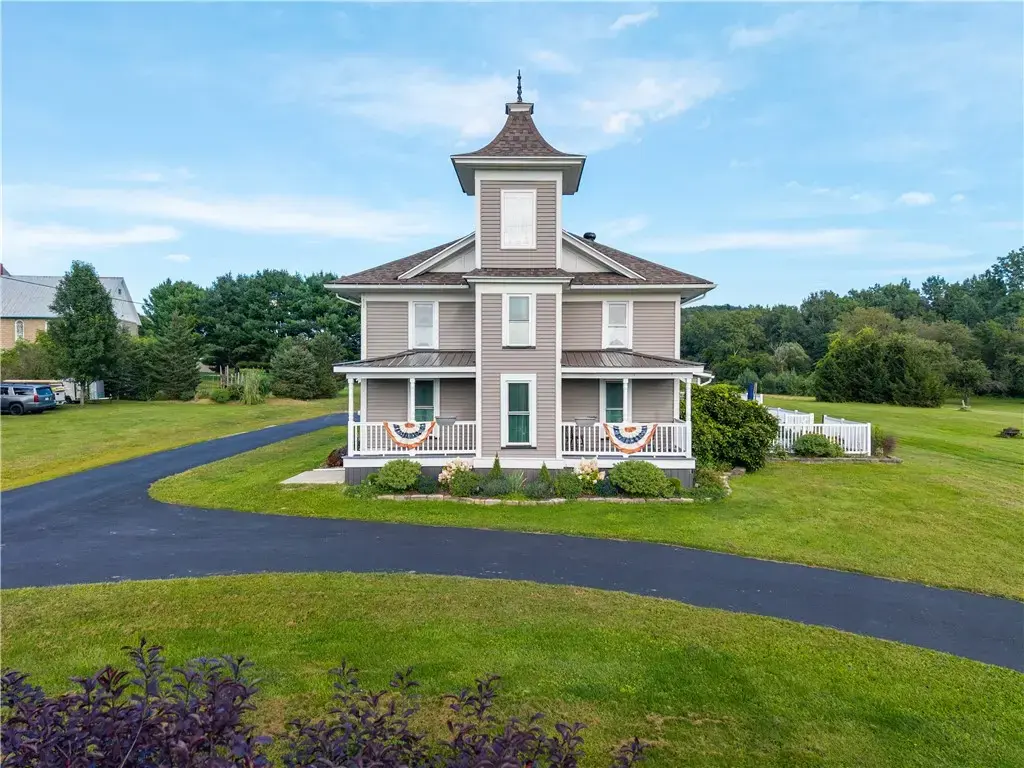 7568 Russell Rd, Fremont