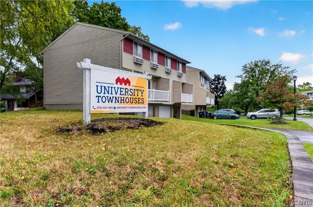 205-274 Robert Dr, Syracuse