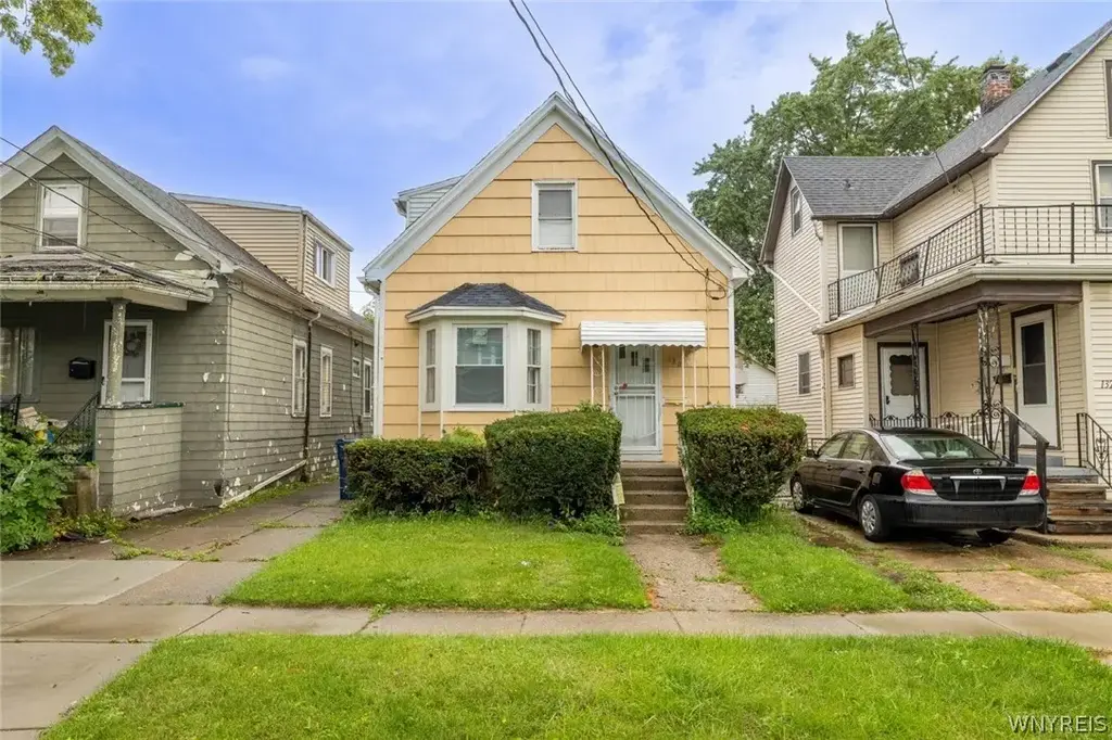 130 Floss Avenue, Buffalo