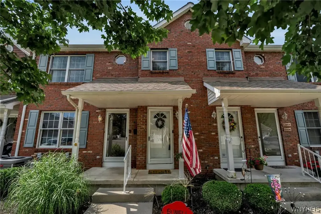 158 Olde Stone Lane, Lancaster