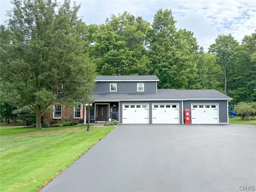 Photo of Listing #S1711422